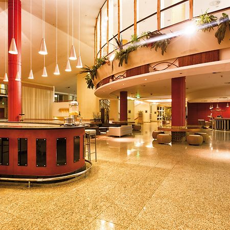 安格拉格尔别墅生态度假酒店 - 全包 安格拉杜斯雷斯 外观 照片 The lobby of the hotel
