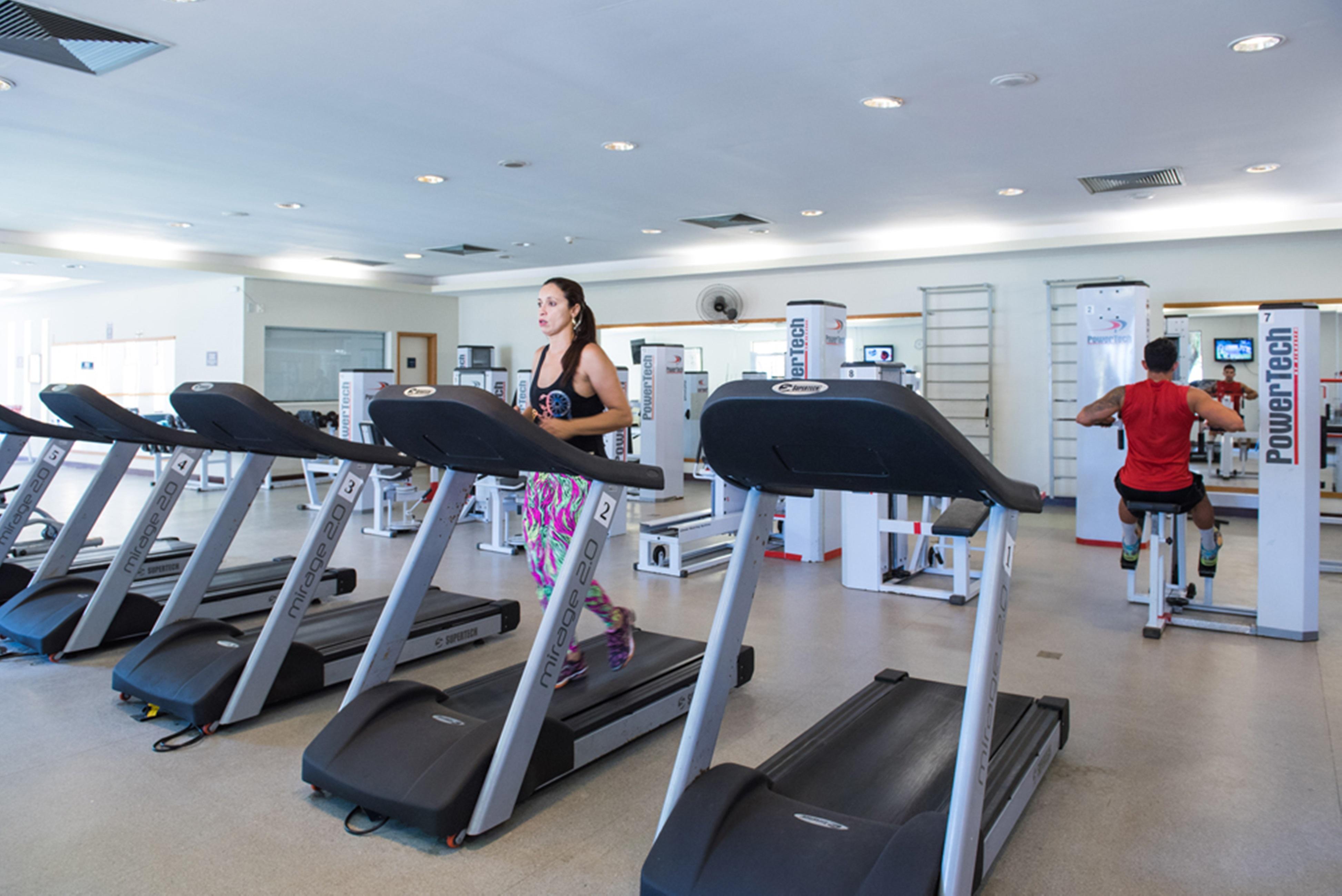 安格拉格尔别墅生态度假酒店 - 全包 安格拉杜斯雷斯 外观 照片 The gym at the National Institute of Sport, in which the team trains.