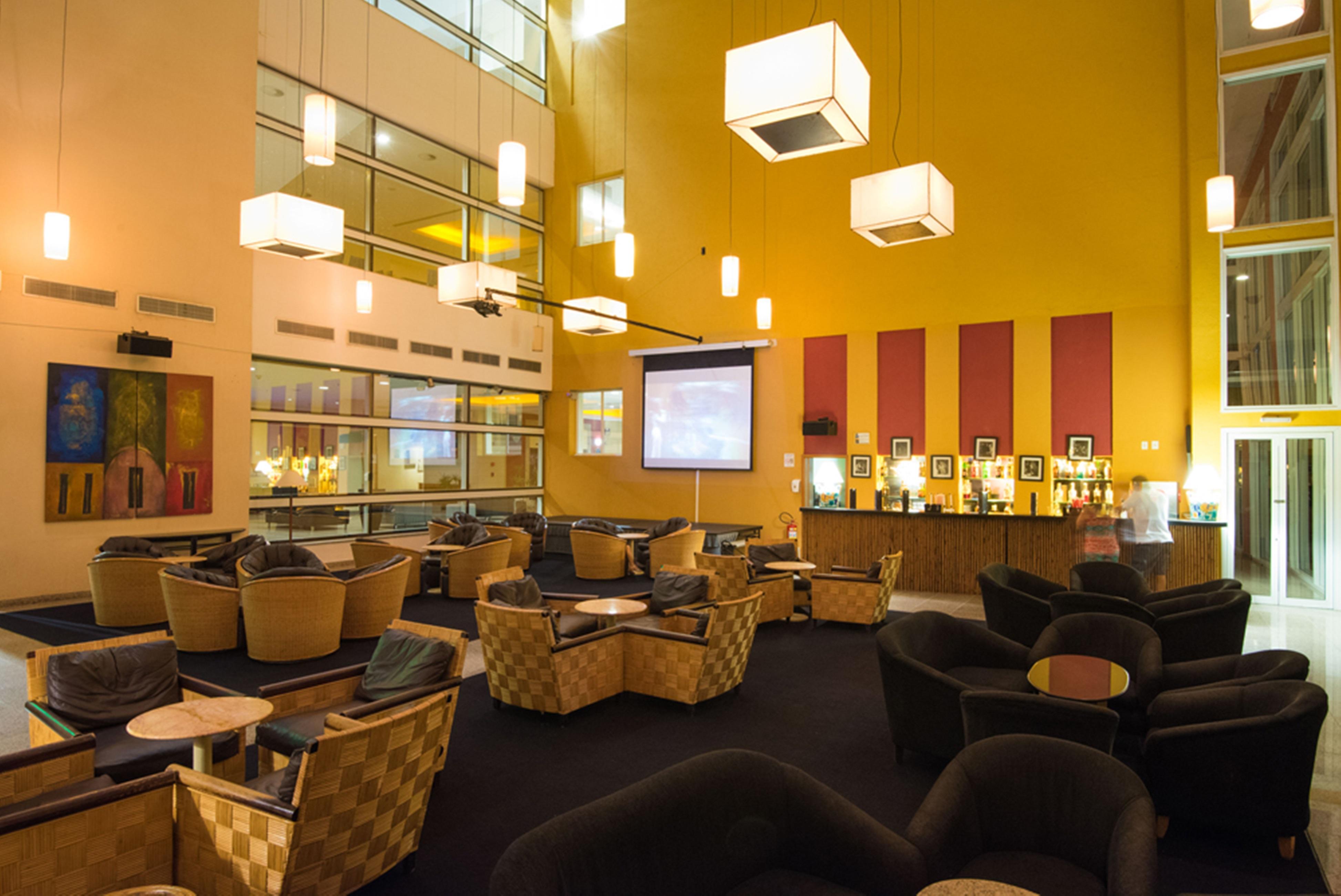 安格拉格尔别墅生态度假酒店 - 全包 安格拉杜斯雷斯 外观 照片 The lounge at the airport