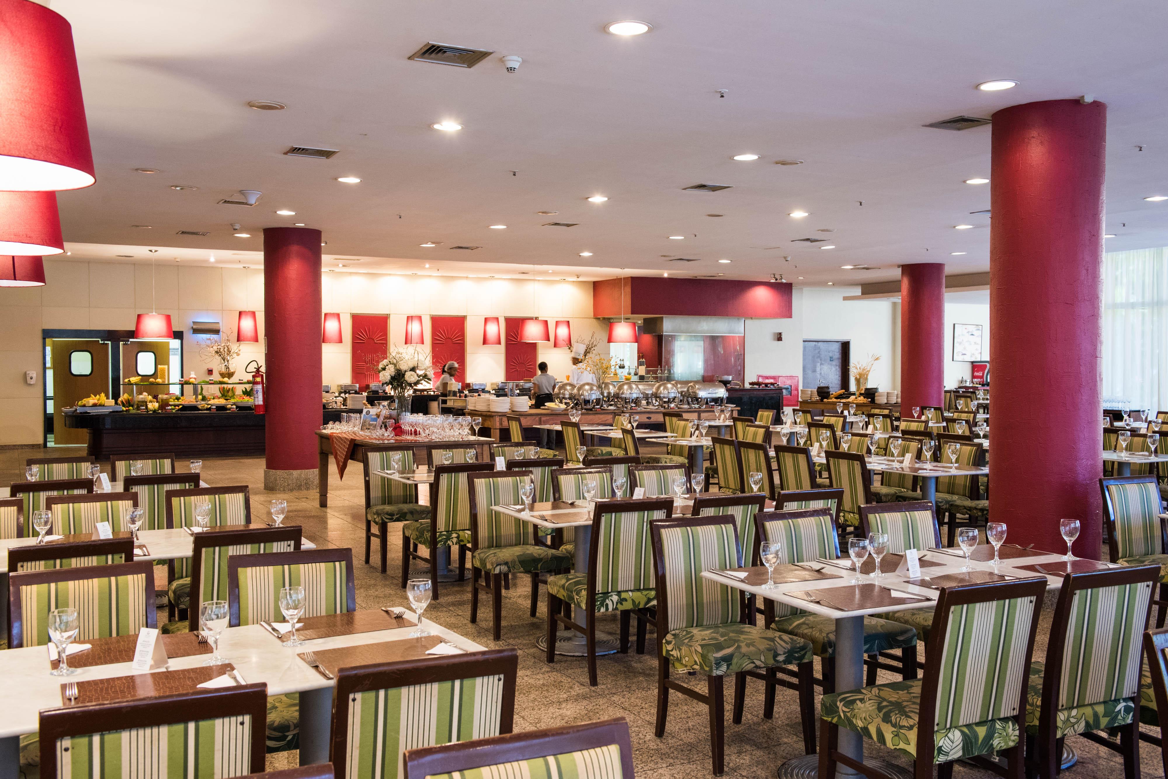 安格拉格尔别墅生态度假酒店 - 全包 安格拉杜斯雷斯 外观 照片 The buffet at the hotel