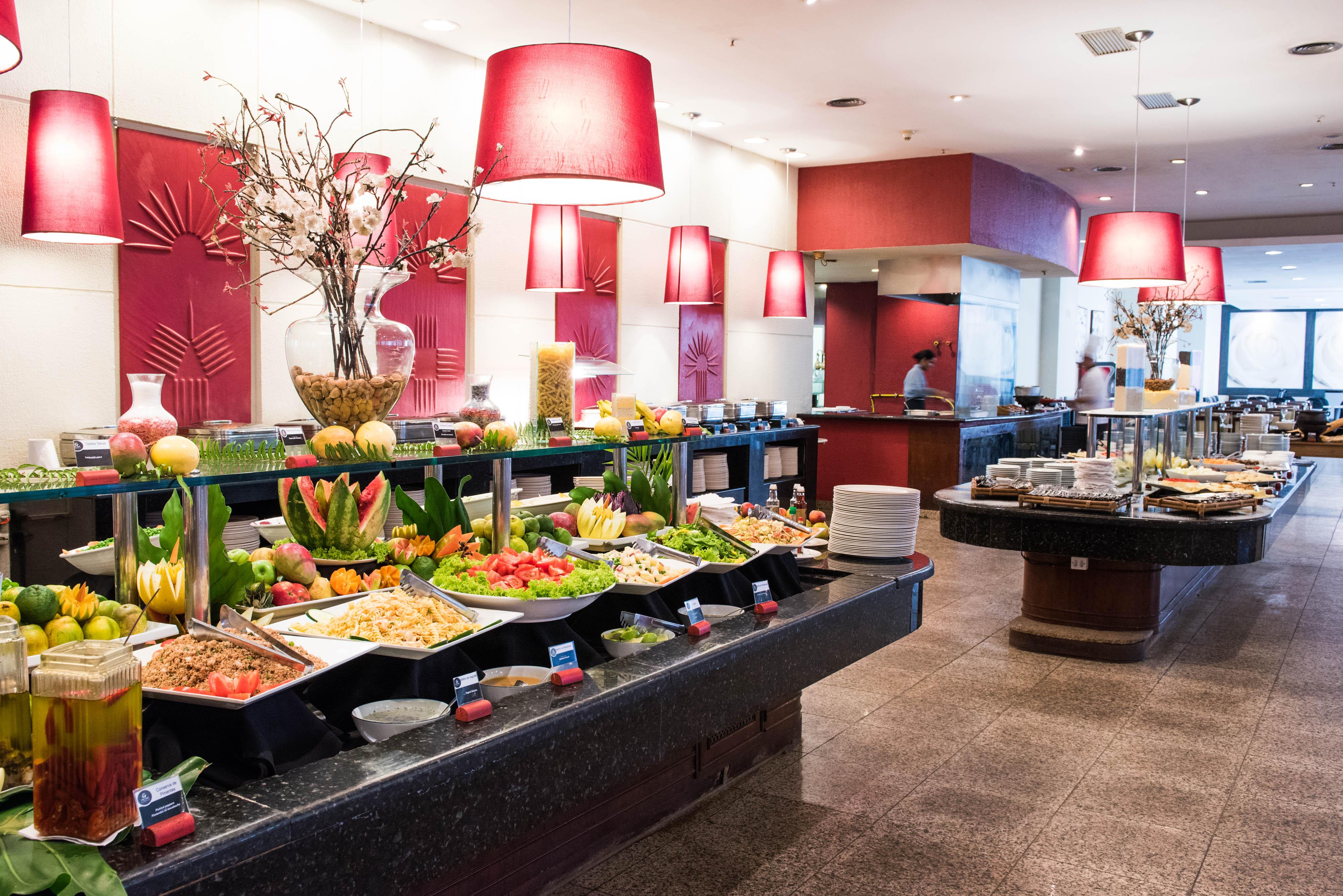 安格拉格尔别墅生态度假酒店 - 全包 安格拉杜斯雷斯 外观 照片 A buffet at a hotel